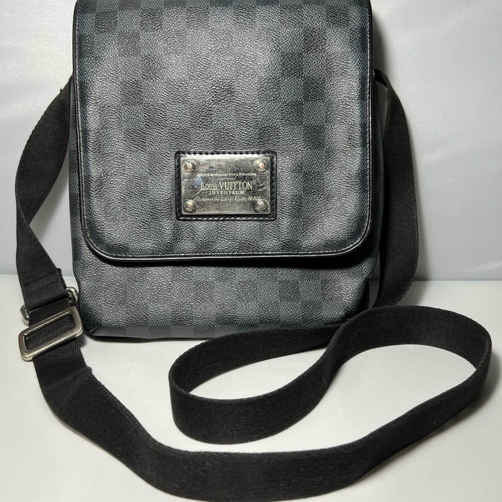 Authentic Louis Vuitton Damier Brooklyn PM Messenger Crossbody Bag